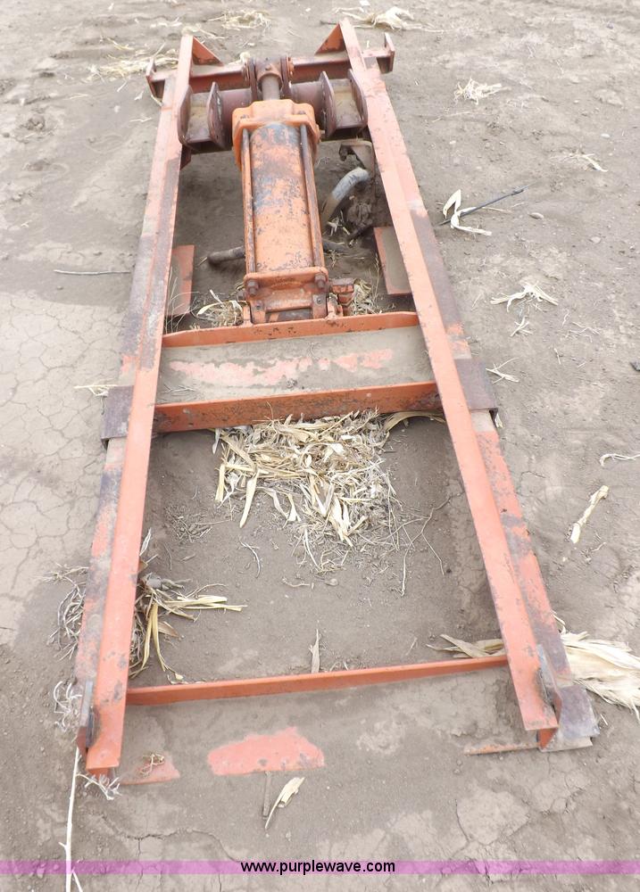 Garwood dump bed hoist in Deerfield, KS Item H1984 sold Purple Wave