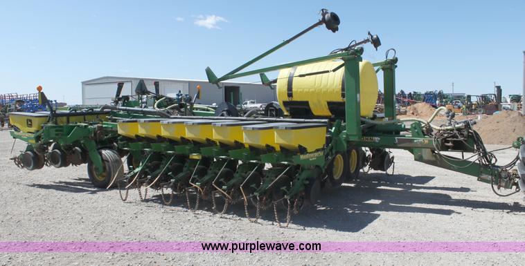 image for item H2148 1999 John Deere 1780 planter