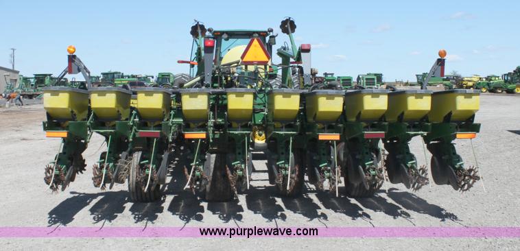 image for item H2148 1999 John Deere 1780 planter