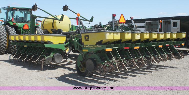 image for item H2148 1999 John Deere 1780 planter