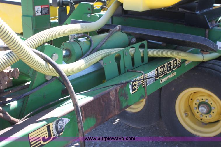 image for item H2148 1999 John Deere 1780 planter