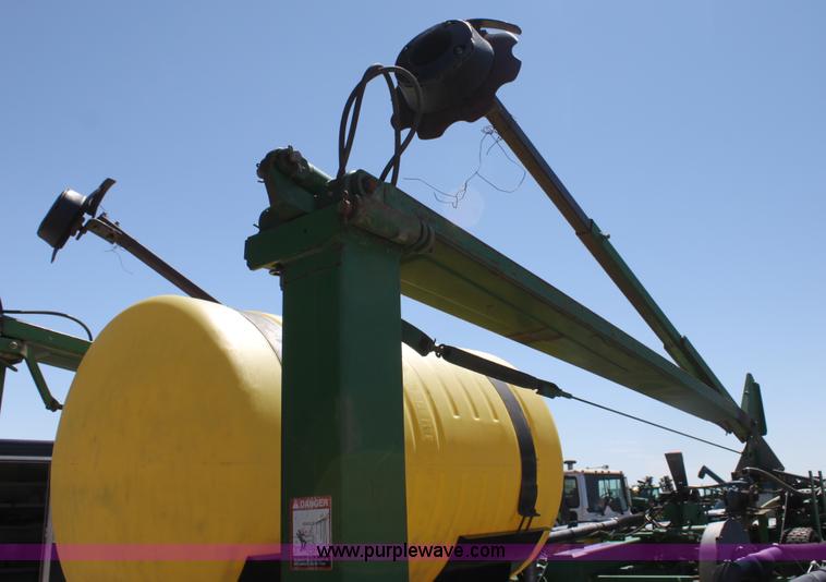 image for item H2148 1999 John Deere 1780 planter