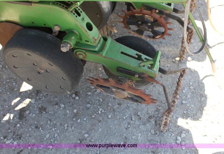 image for item H2148 1999 John Deere 1780 planter