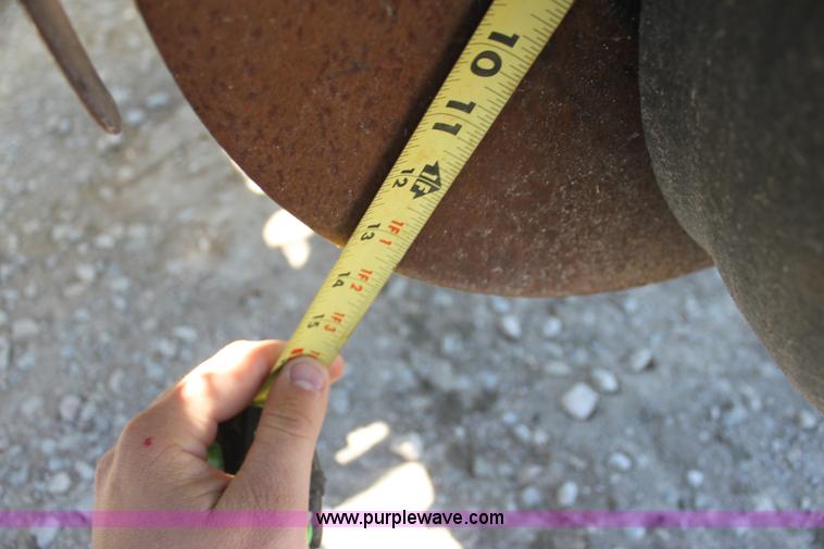 image for item H2148 1999 John Deere 1780 planter