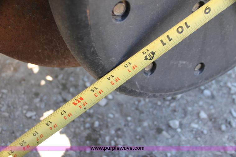 image for item H2148 1999 John Deere 1780 planter