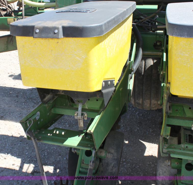 image for item H2148 1999 John Deere 1780 planter