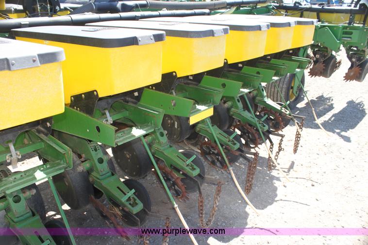 image for item H2148 1999 John Deere 1780 planter