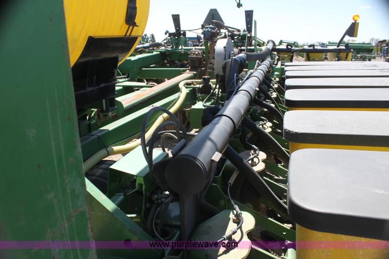 image for item H2148 1999 John Deere 1780 planter