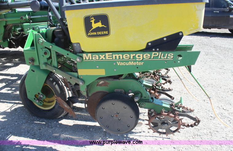 image for item H2148 1999 John Deere 1780 planter