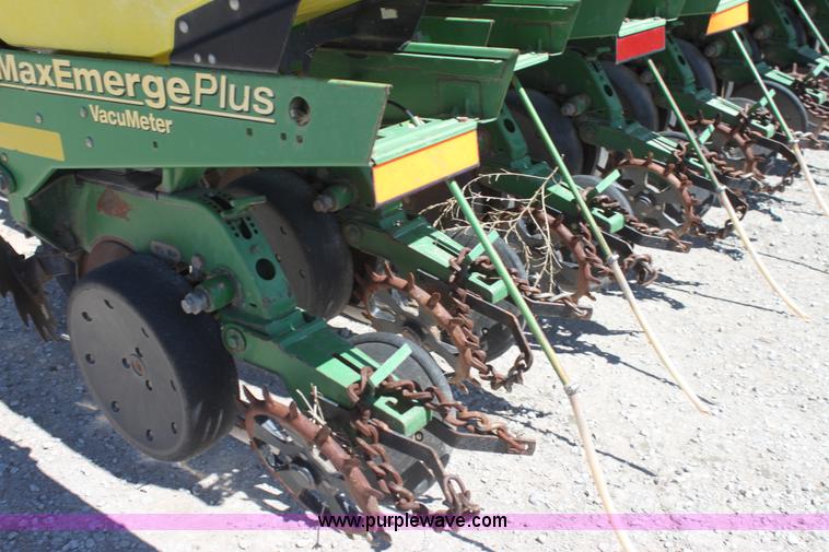 image for item H2148 1999 John Deere 1780 planter
