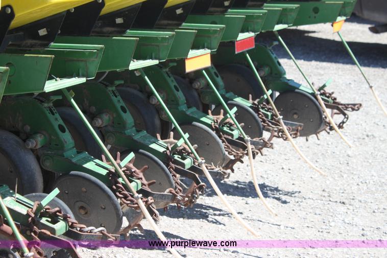 image for item H2148 1999 John Deere 1780 planter
