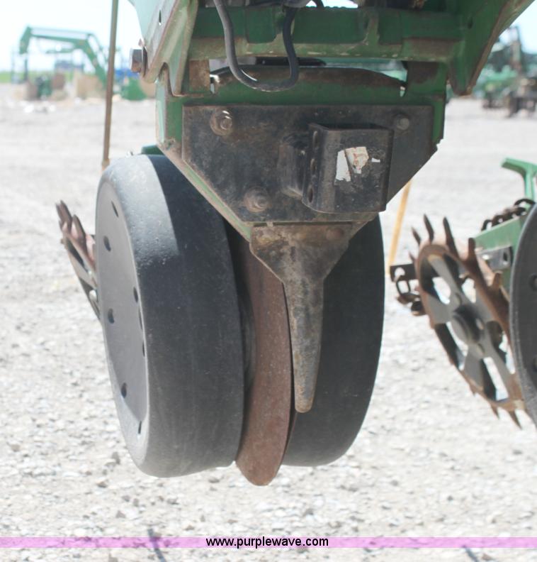 image for item H2148 1999 John Deere 1780 planter
