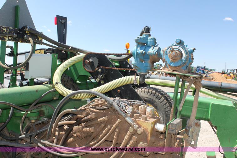 image for item H2148 1999 John Deere 1780 planter