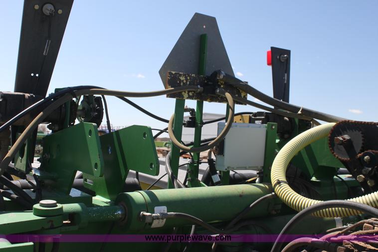 image for item H2148 1999 John Deere 1780 planter