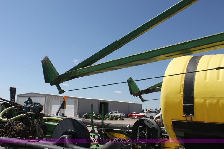 image for item H2148 1999 John Deere 1780 planter