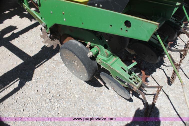 image for item H2148 1999 John Deere 1780 planter