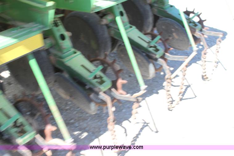 image for item H2148 1999 John Deere 1780 planter