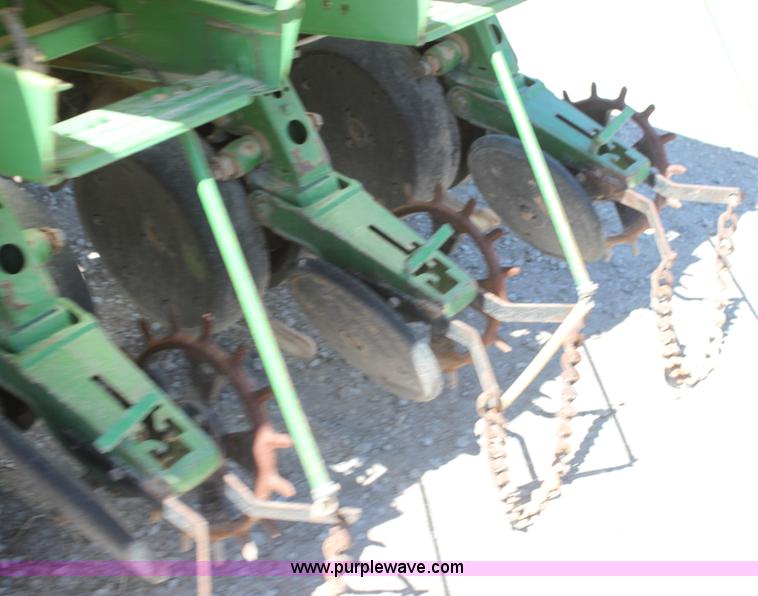 image for item H2148 1999 John Deere 1780 planter