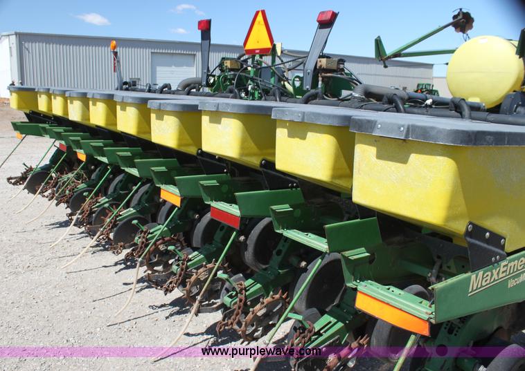 image for item H2148 1999 John Deere 1780 planter