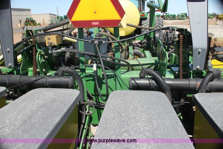 image for item H2148 1999 John Deere 1780 planter