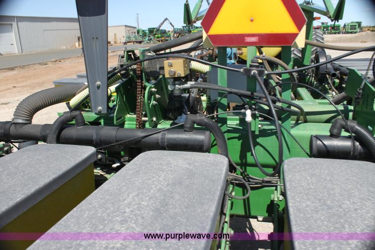 image for item H2148 1999 John Deere 1780 planter