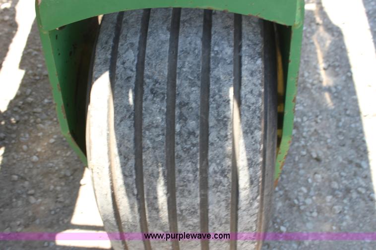 image for item H2148 1999 John Deere 1780 planter