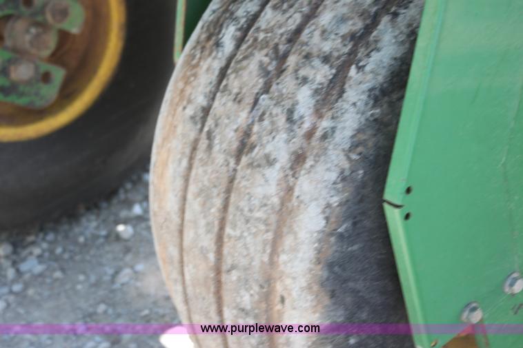 image for item H2148 1999 John Deere 1780 planter