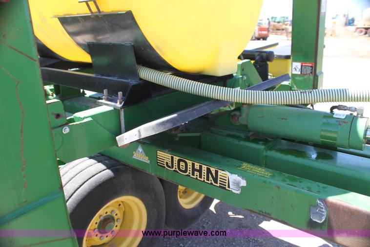 image for item H2148 1999 John Deere 1780 planter