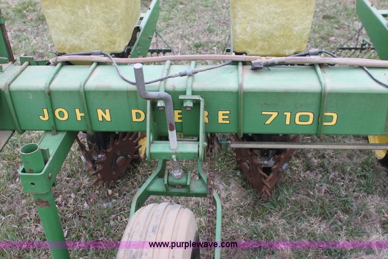 image for item H2162 1983 John Deere 7100 eight row planter