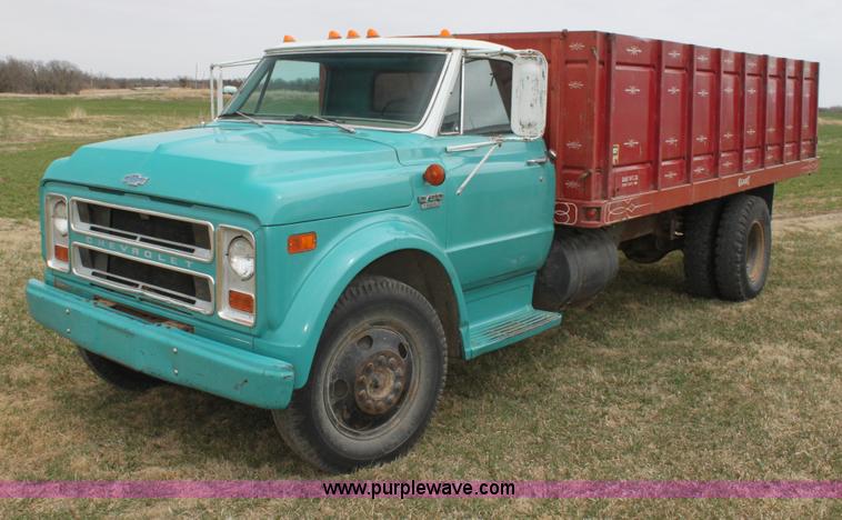 image for item H2177 1972 Chevrolet C50 grain truck