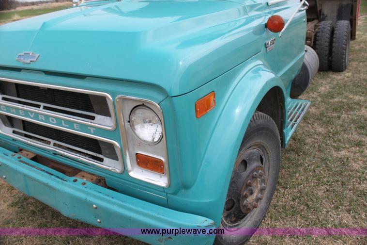 image for item H2177 1972 Chevrolet C50 grain truck