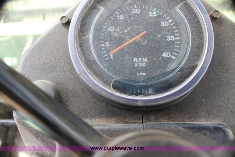 image for item H2197 1995 John Deere 3830 swather