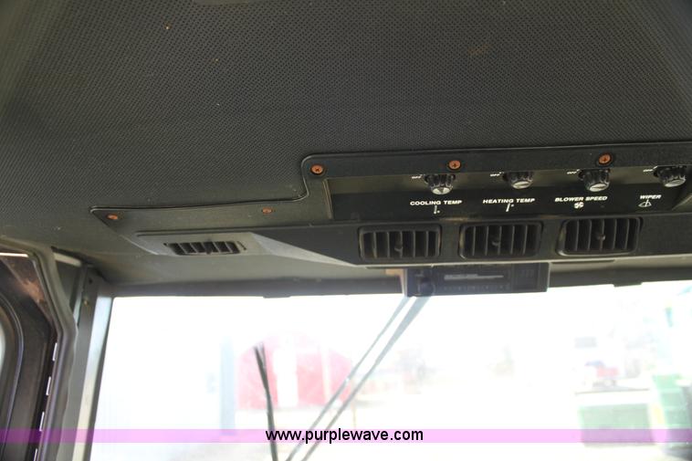 image for item H2197 1995 John Deere 3830 swather