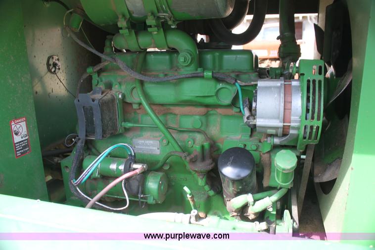 image for item H2197 1995 John Deere 3830 swather