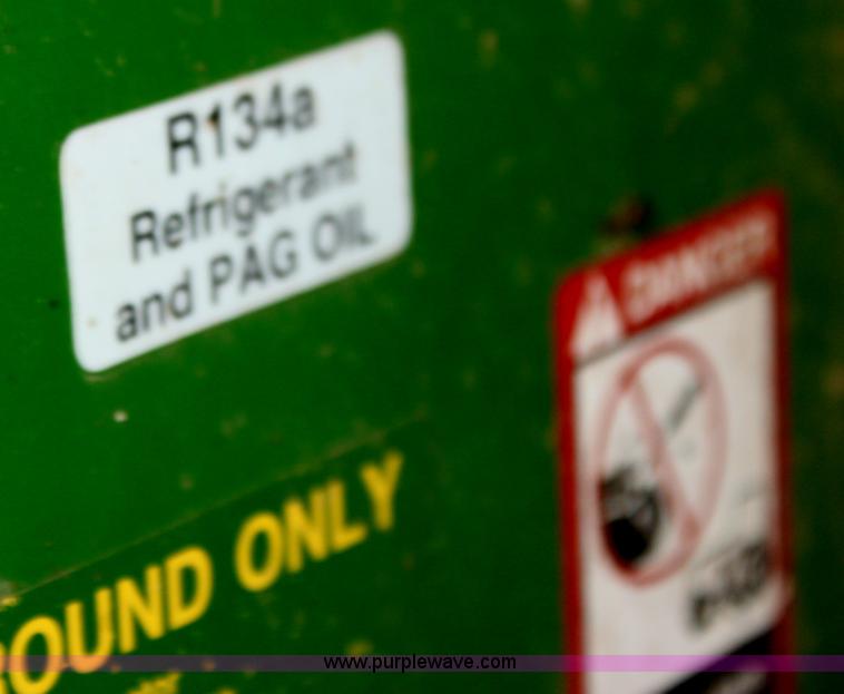 image for item H2197 1995 John Deere 3830 swather