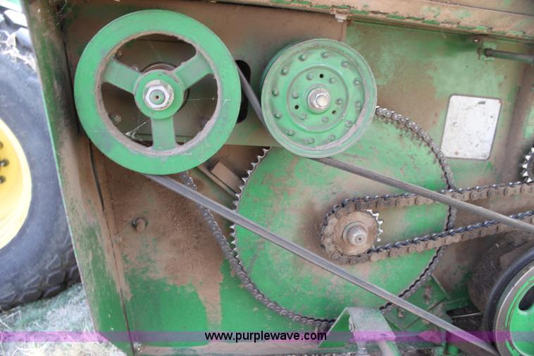 image for item H2197 1995 John Deere 3830 swather