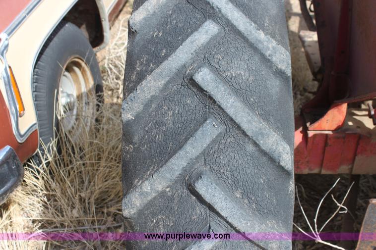 image for item H2198 International 300 utility tractor