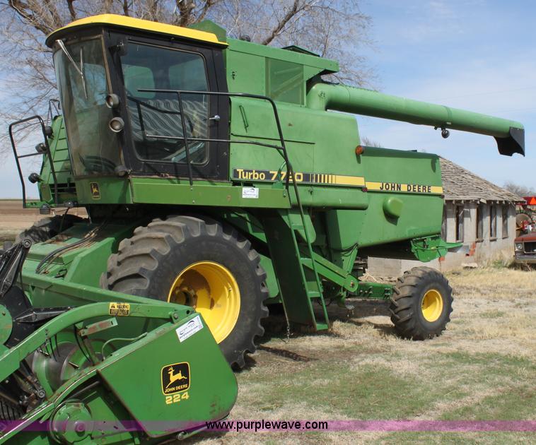 image for item H2200 1983 John Deere 7720 combine