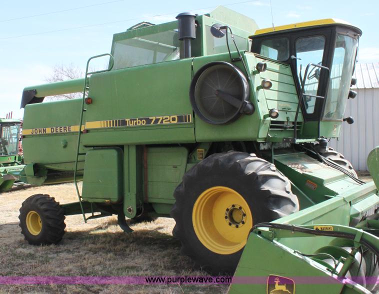 image for item H2200 1983 John Deere 7720 combine