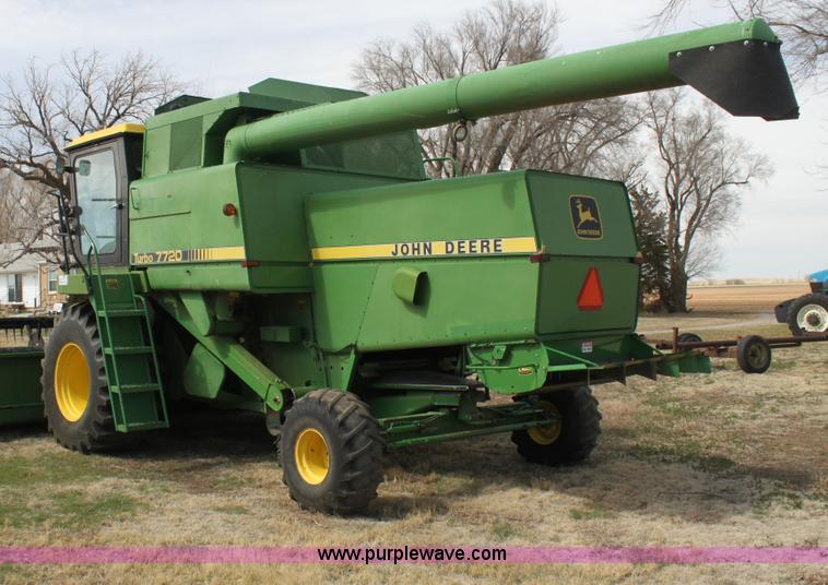 image for item H2200 1983 John Deere 7720 combine