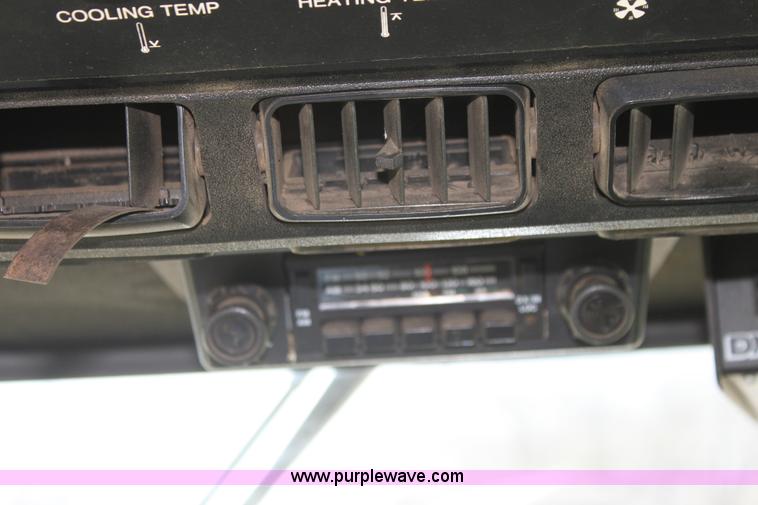 image for item H2200 1983 John Deere 7720 combine