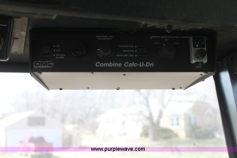 image for item H2200 1983 John Deere 7720 combine