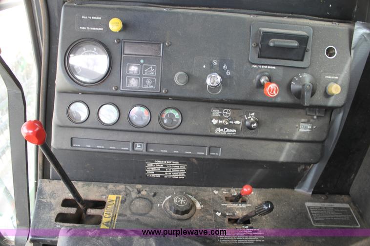 image for item H2200 1983 John Deere 7720 combine