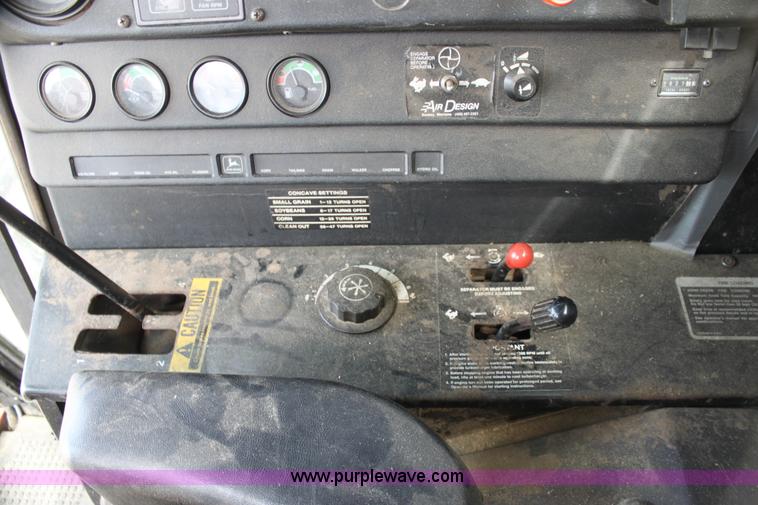 image for item H2200 1983 John Deere 7720 combine