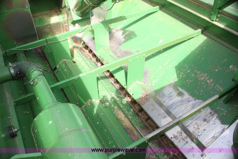 image for item H2200 1983 John Deere 7720 combine