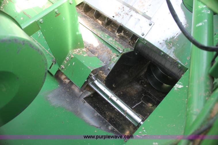 image for item H2200 1983 John Deere 7720 combine