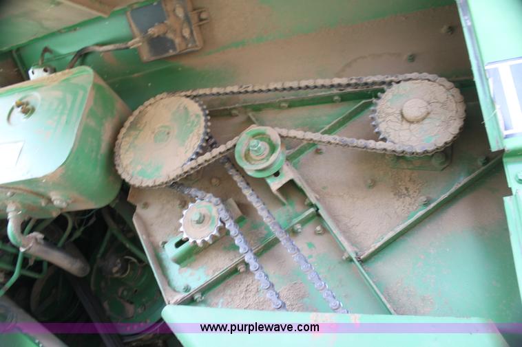 image for item H2200 1983 John Deere 7720 combine