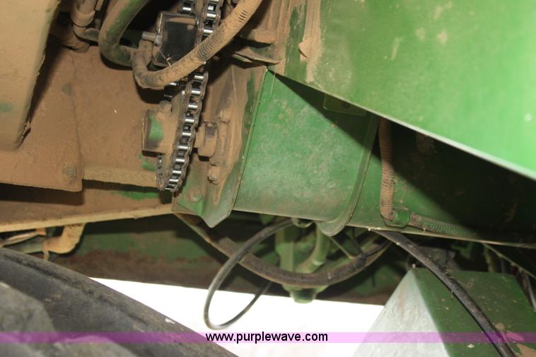 image for item H2200 1983 John Deere 7720 combine