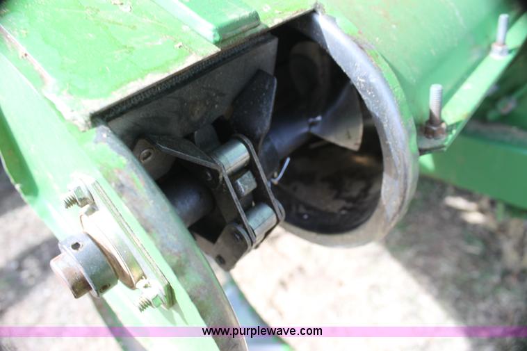 image for item H2200 1983 John Deere 7720 combine