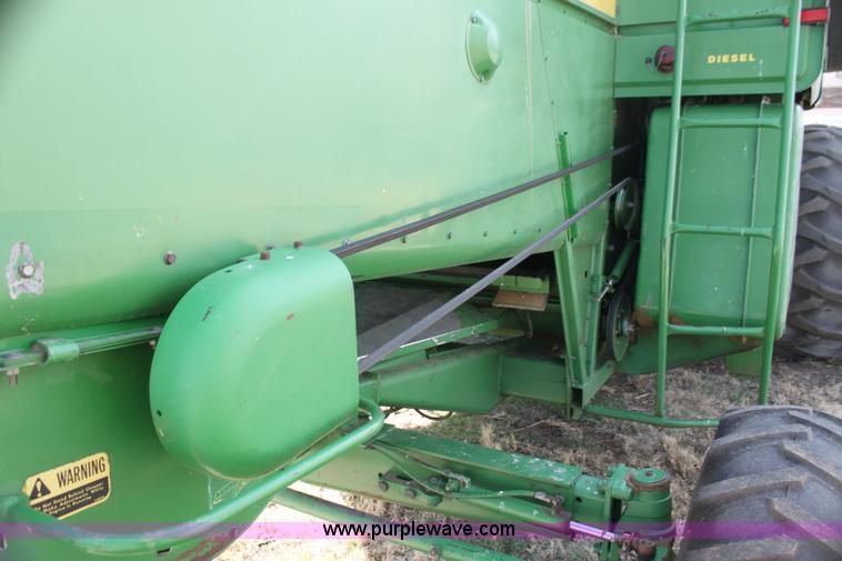 image for item H2200 1983 John Deere 7720 combine